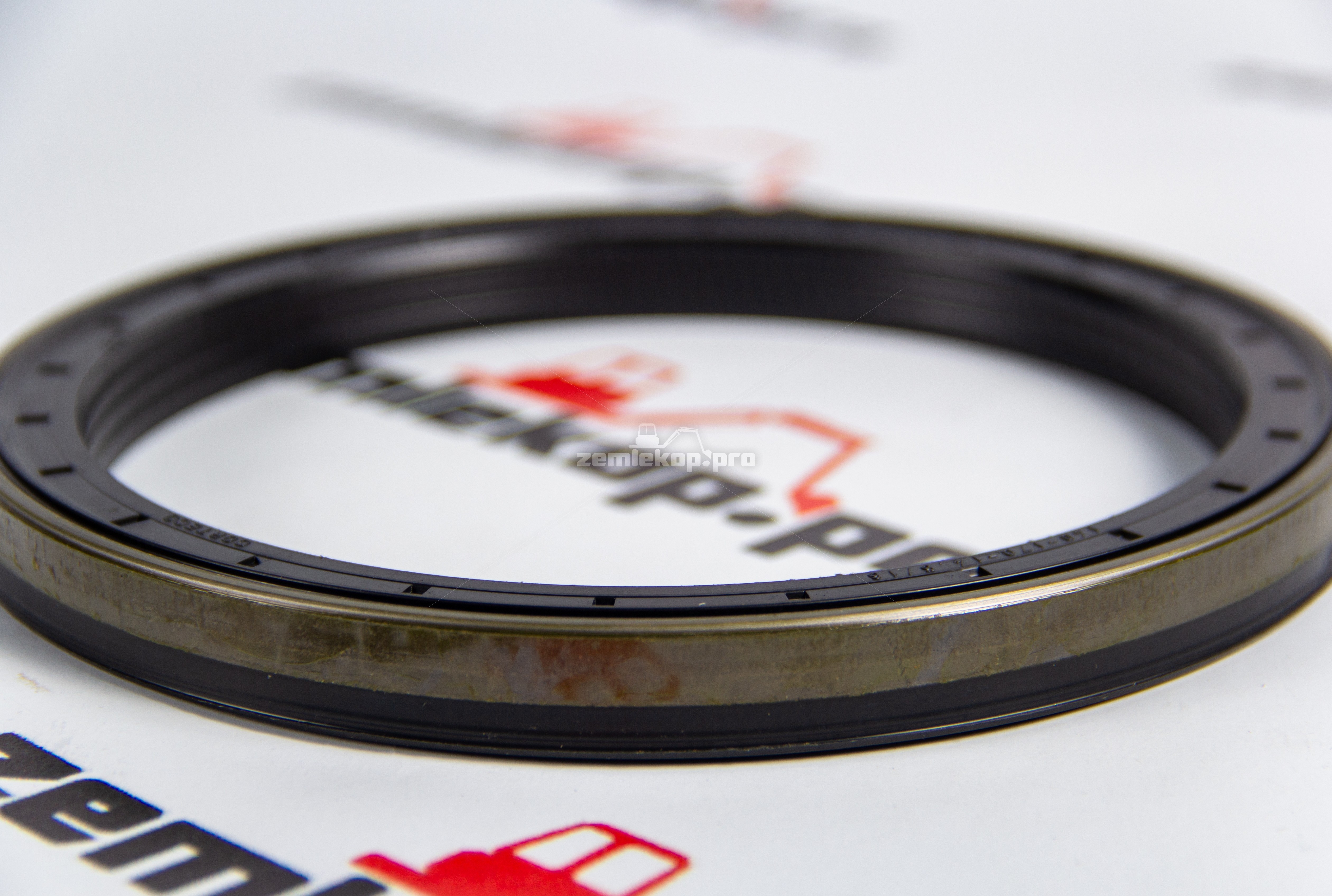 Z101760 Сальник John Deere 177.06.009.01, 001.21.3211, 117.06.009.01, 604656 F 