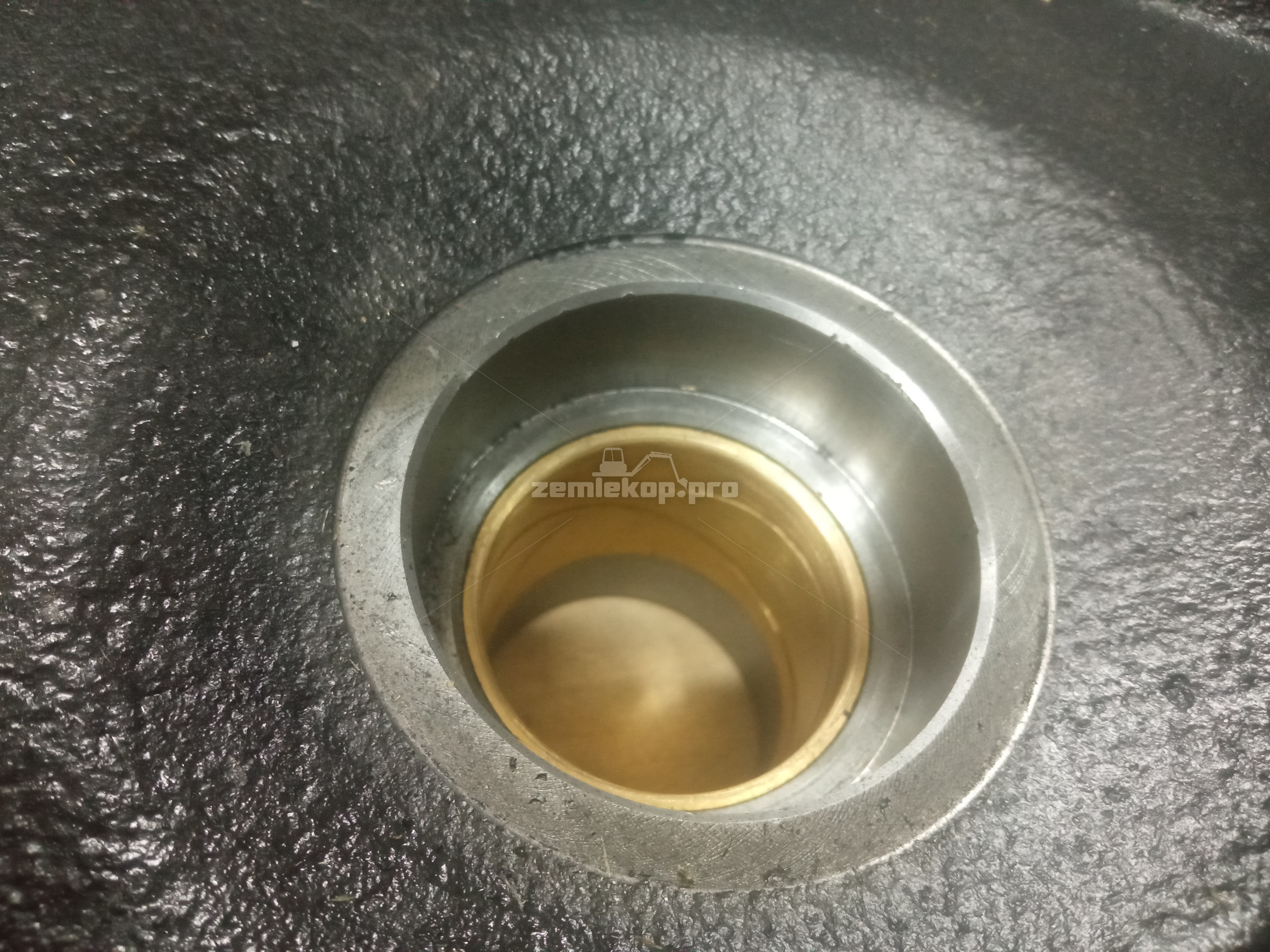 ZTAM-00622 Поворотный кулак 212.06.762.01^, ZTAM-00089