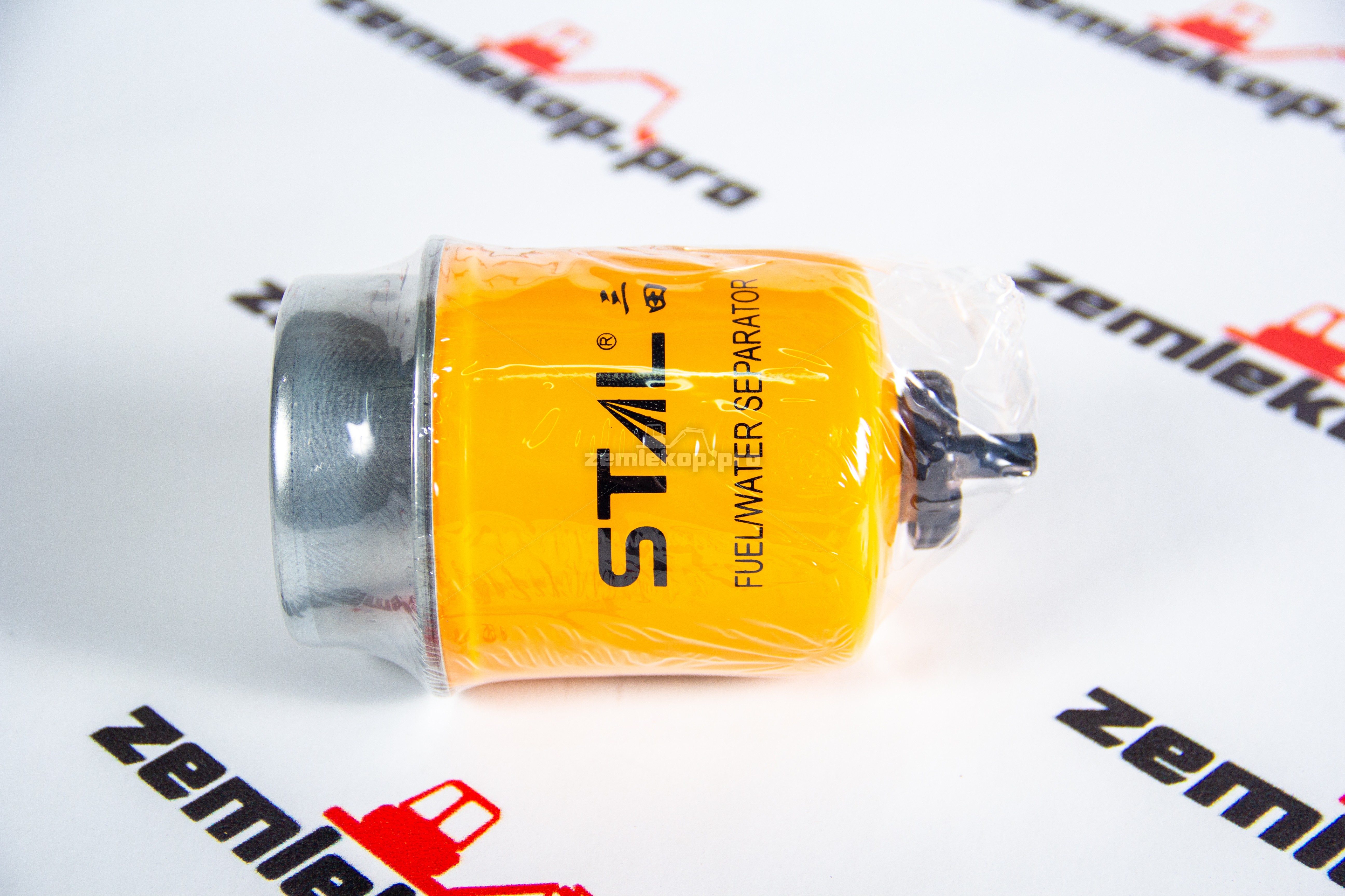 ST22134 (87803444, WK8137, ST20159) Фильтр топливный 32/925915, BF7813