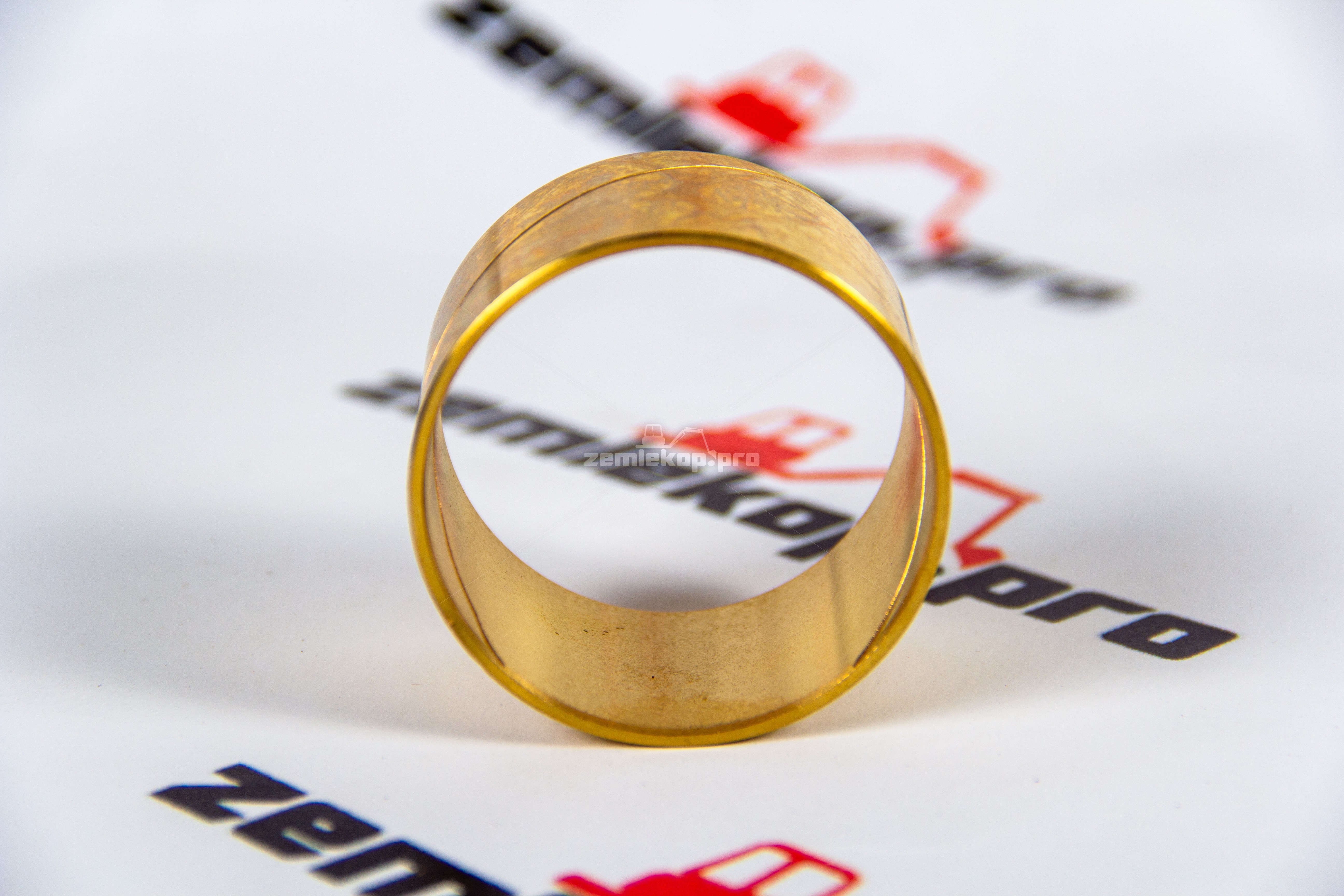 ZGAQ-02235 Втулка 11704971, 0730260621