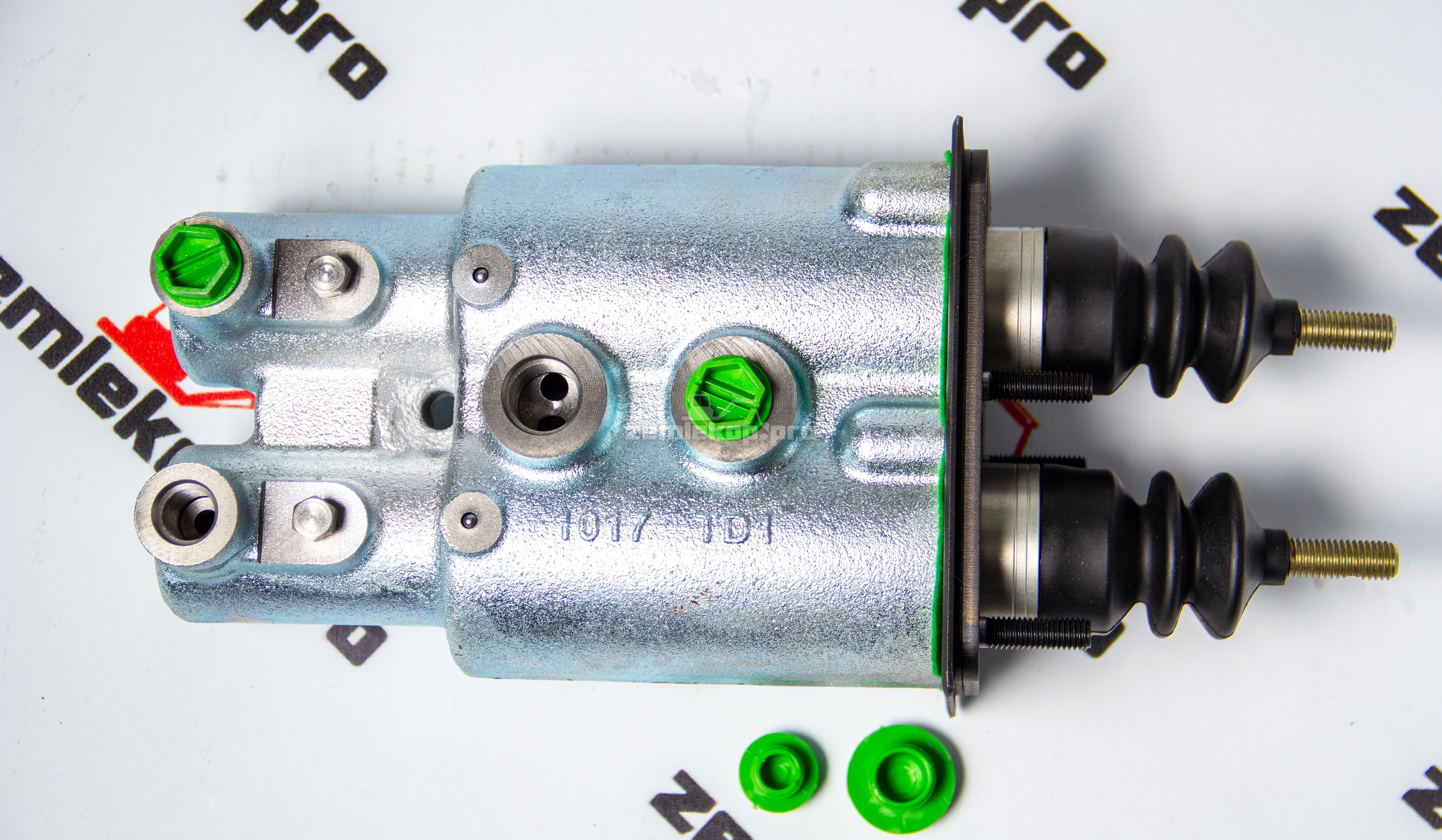 11886865 Цилиндр тормозной VOLVO 11886053, 15616192, F18/61510, F18/61530