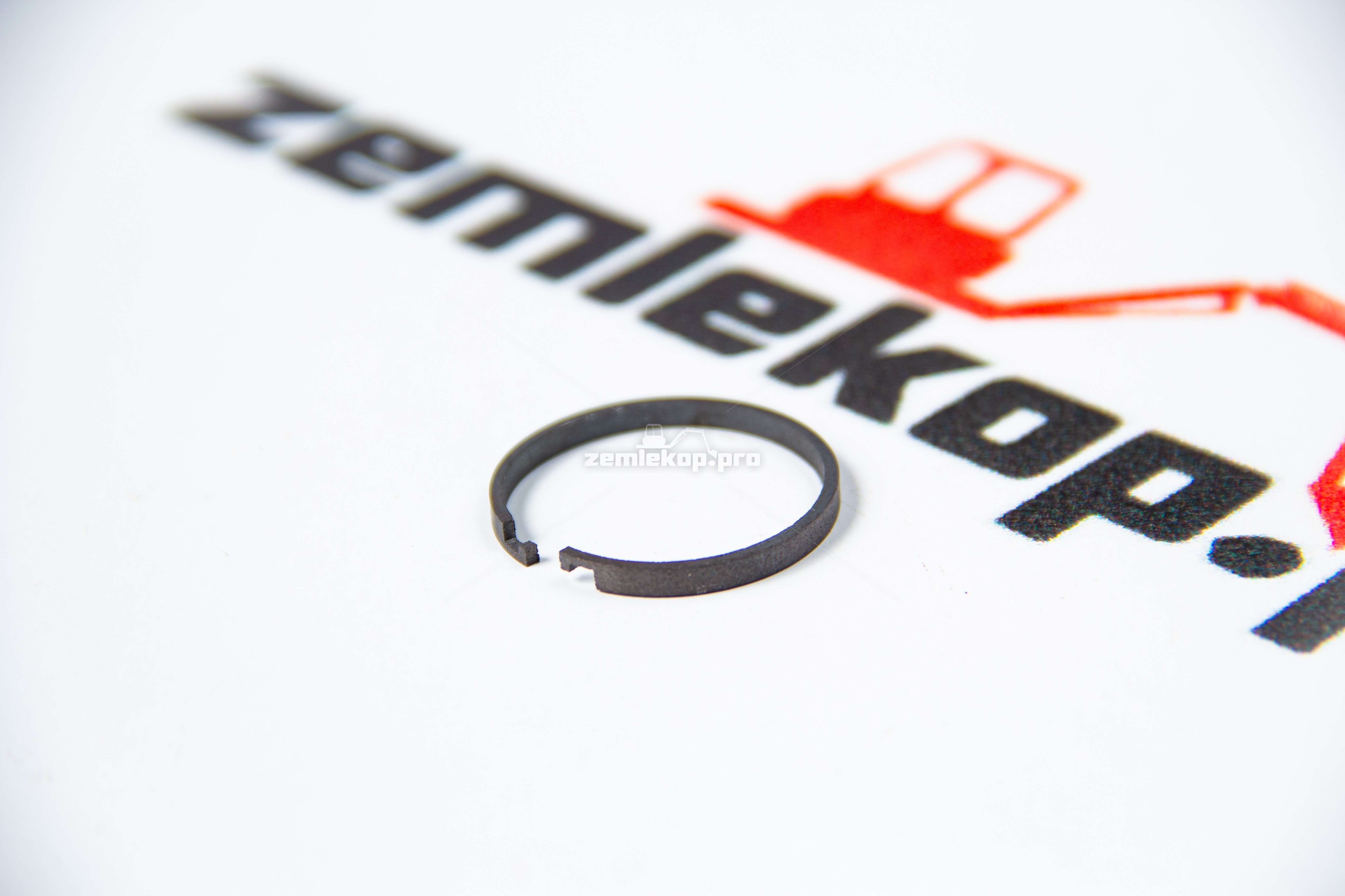 209781 кольцо с замком