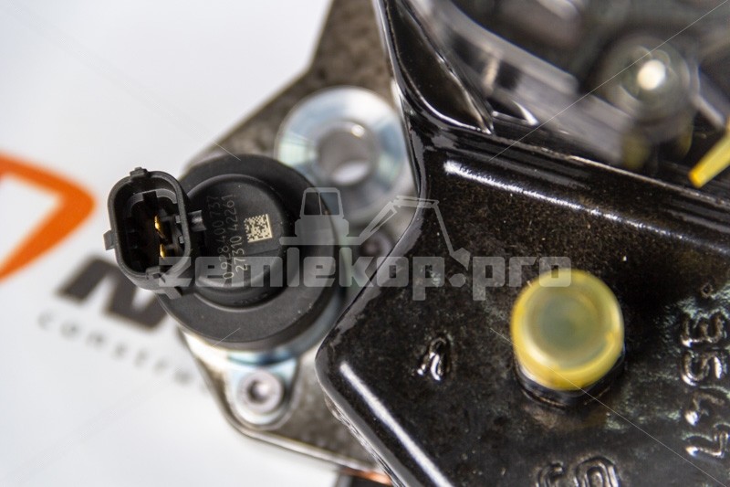 200V11103-7792 SITRAK Насос топливный высокого давления