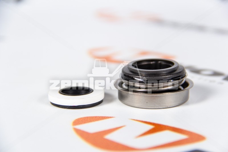 6150-61-1520-ETP Сальник вод. насоса 6124-61-1242, 6211-61-1533