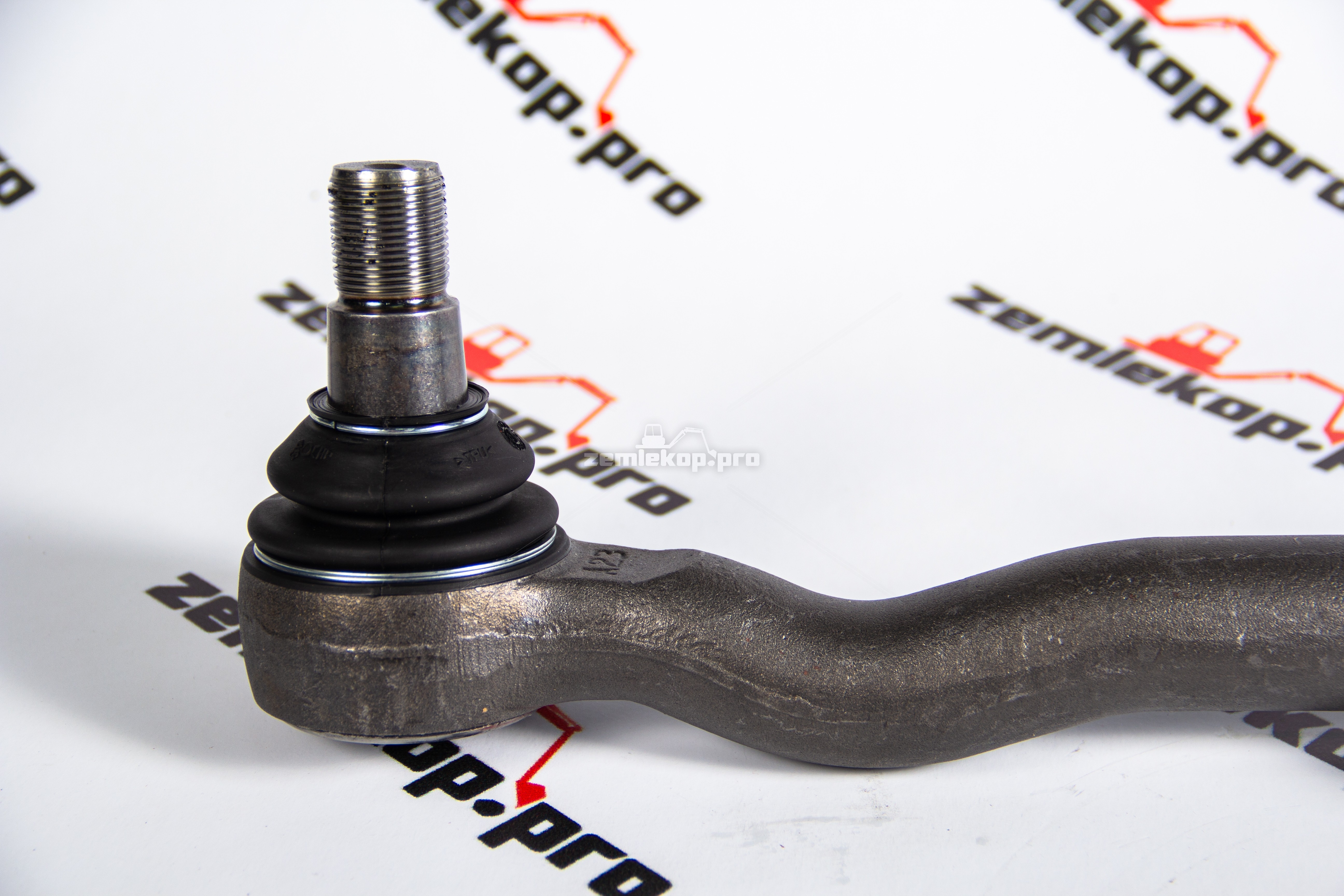 211.24.626.04 Тяга рулевая RH