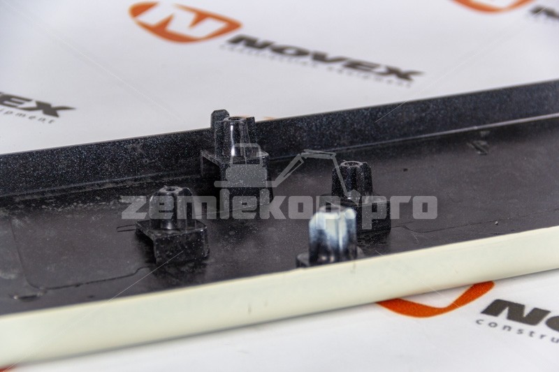 712W41685-0062 SITRAK Облицовка коромысла кабины широкая