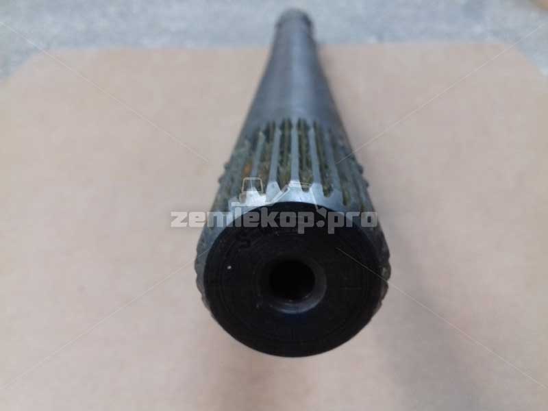 148485 Полуось длин.