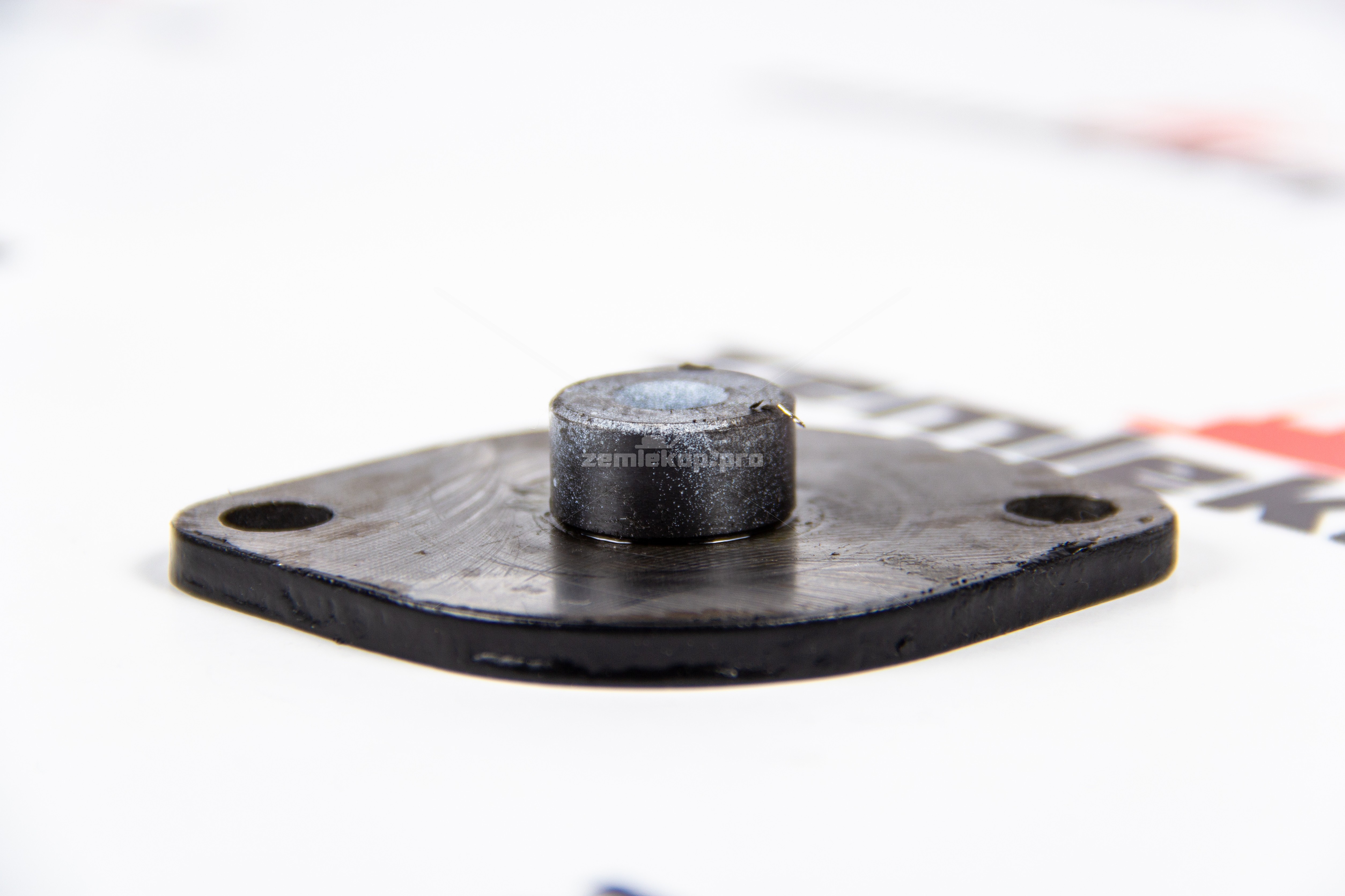 381413 Крышка фильтра