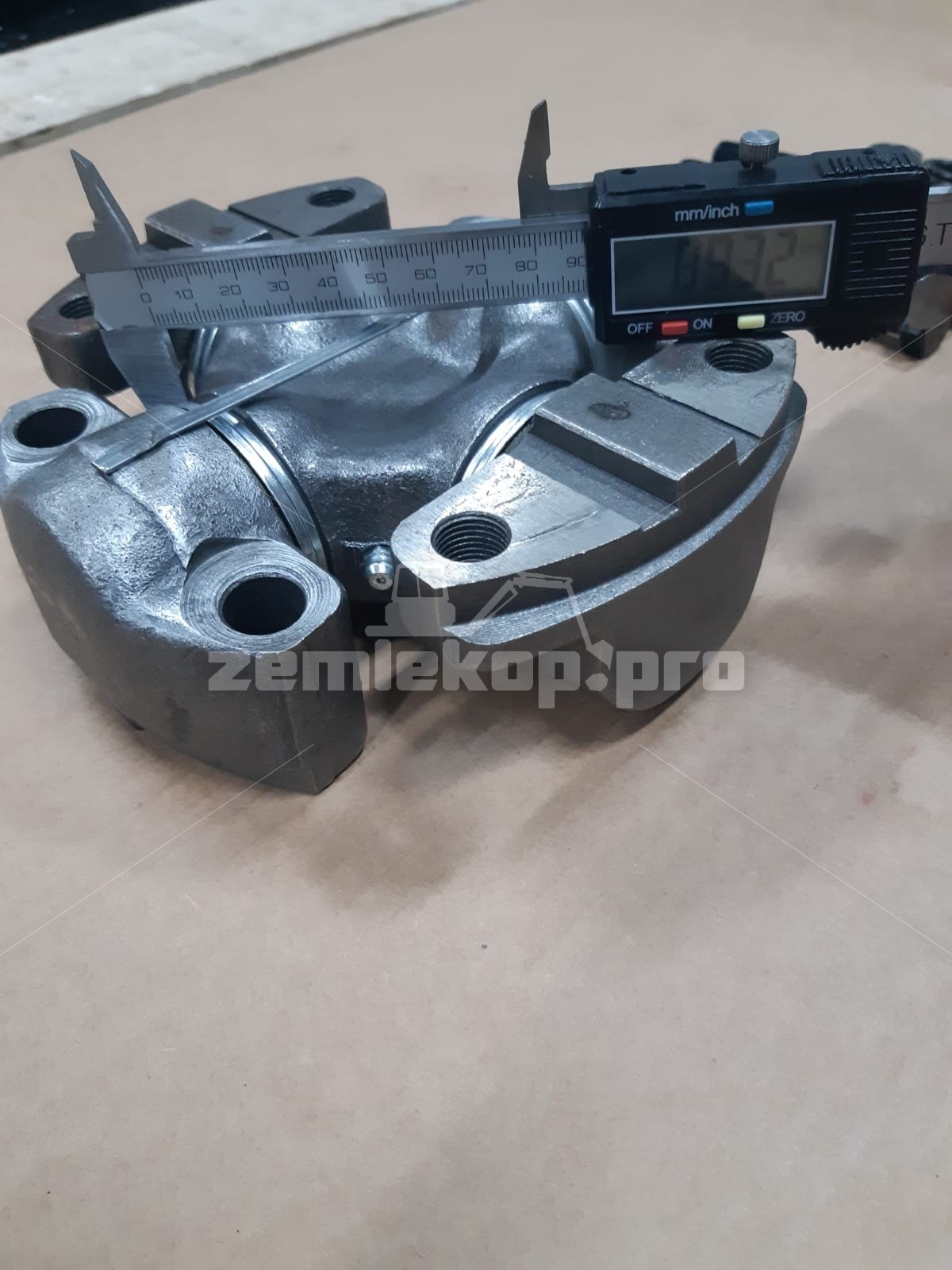 100-8,5С-1^ Крестовина HYUNDAI