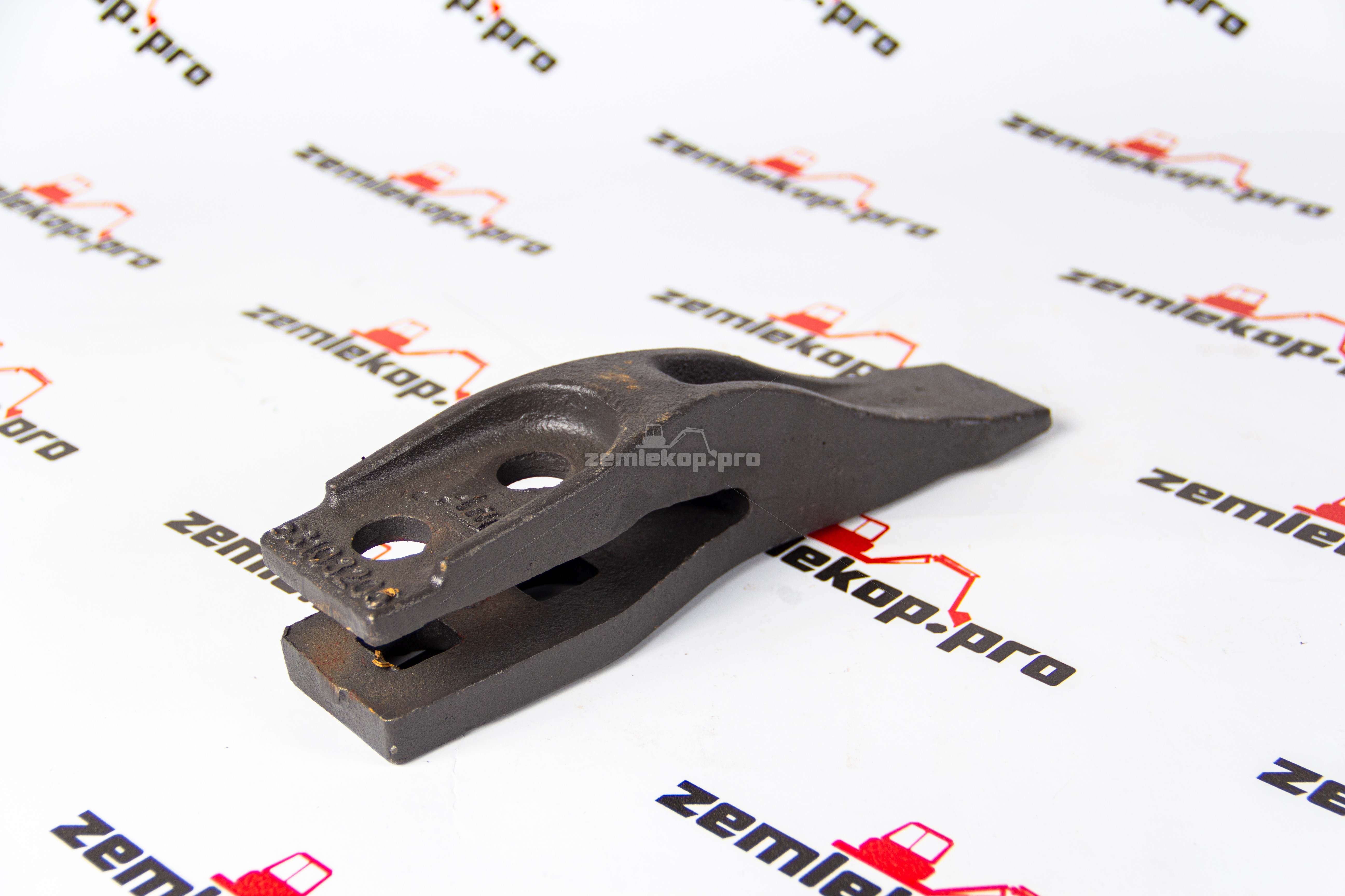 531.03205 Зуб ковша JCB 2CX/3CX/4CX